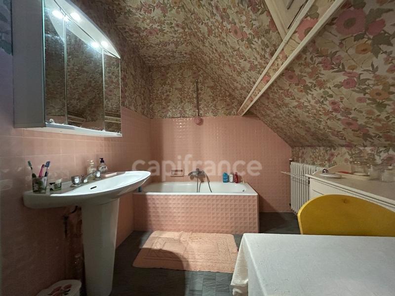 Maison - 252 m² - 7 pièces