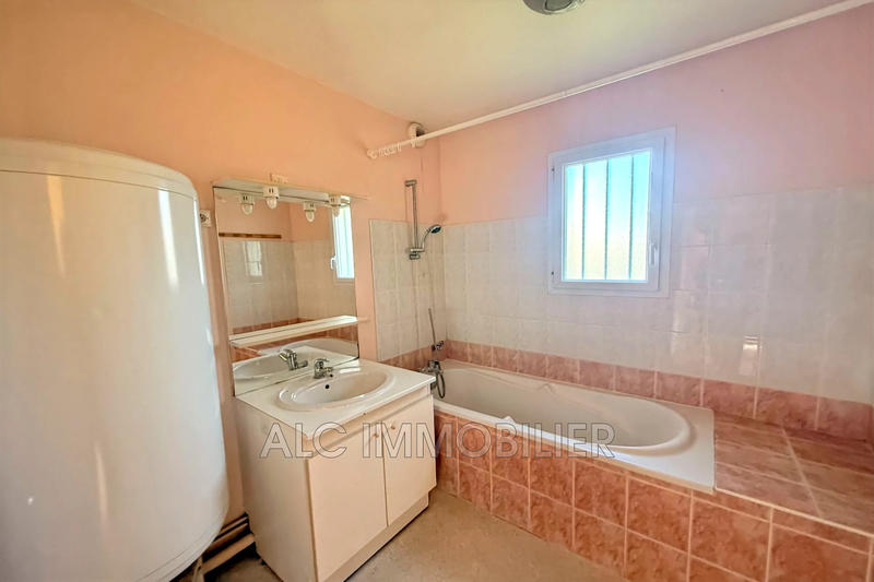 Appartement - 743 m² - 10 pièces