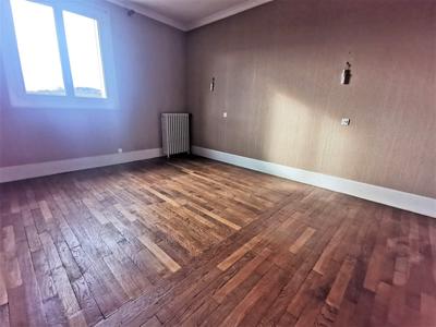 Maison - 245 m² - 7 pièces