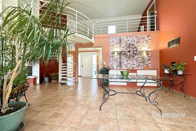 Maison - 176 m² - 5 pièces