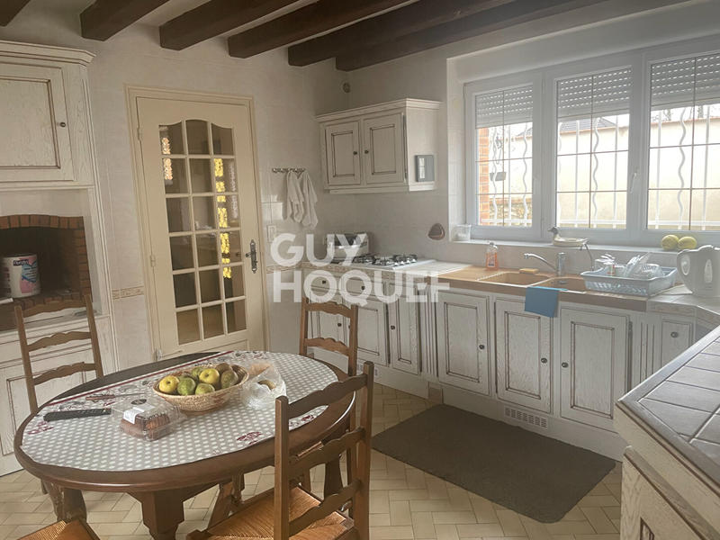 Maison - 223 m² - 9 pièces