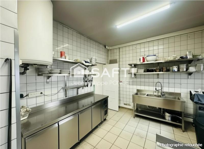 Local commercial - 97 m² - 4 pièces