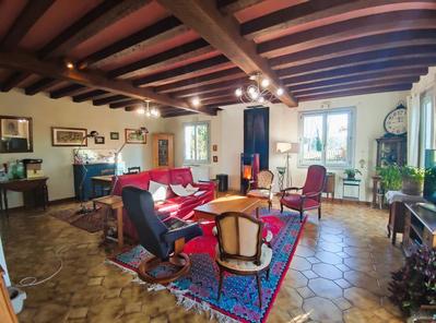 Maison - 217 m² - 7 pièces