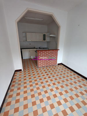 Maison traditionnelle - 200 m² - 11 pièces