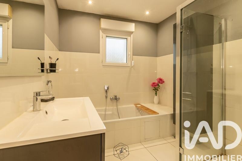 Maison - 105 m² - 6 pièces