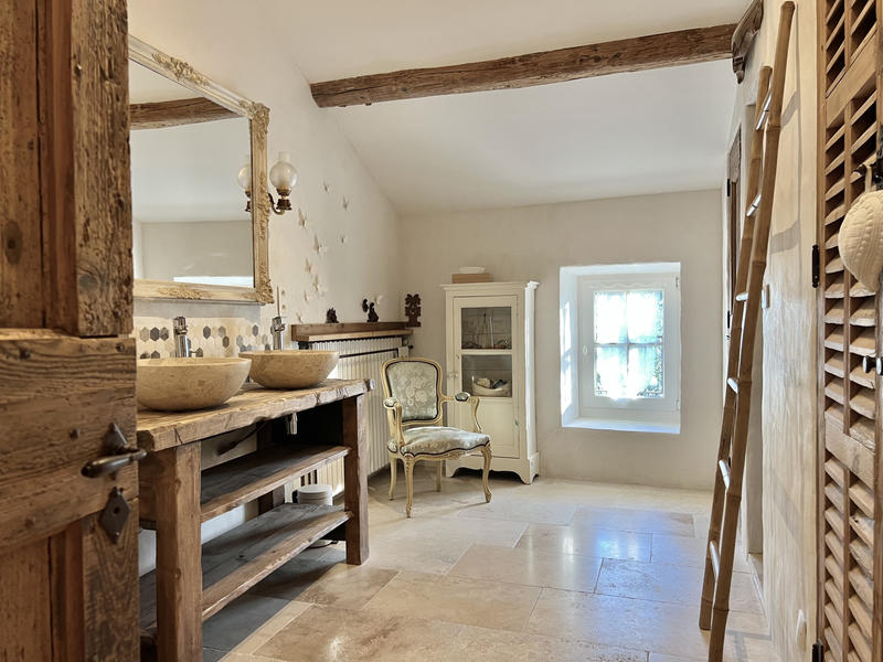 Mas - 362 m² - 8 pièces