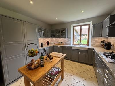 Maison ancienne - 284 m² - 8 pièces