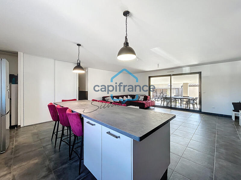 Maison - 110 m² - 5 pièces