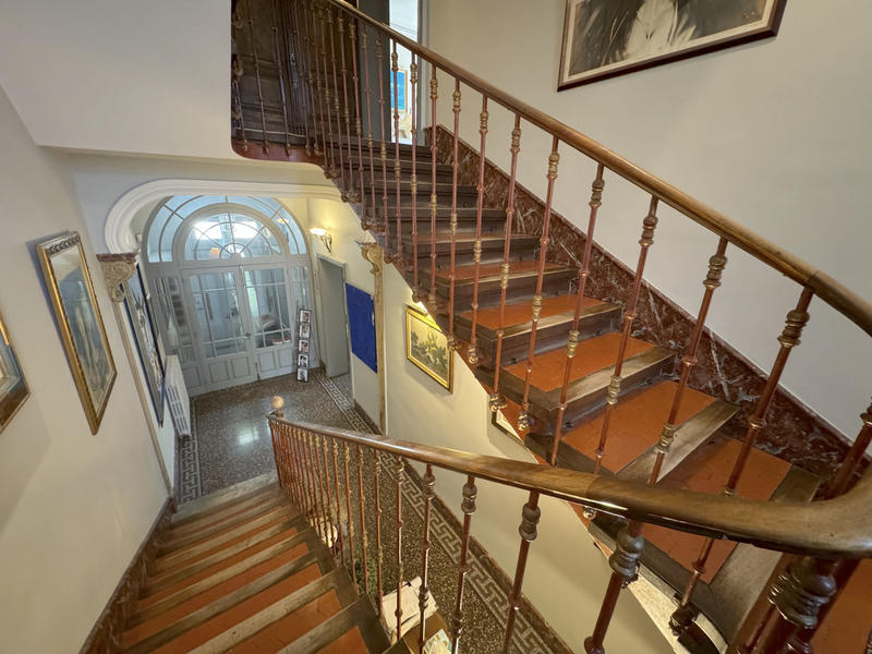 Maison - 237 m² - 8 pièces