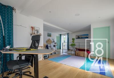 Maison - 270 m² - 5 pièces