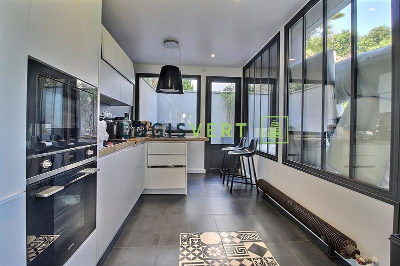 Maison - 172 m² - 10 pièces