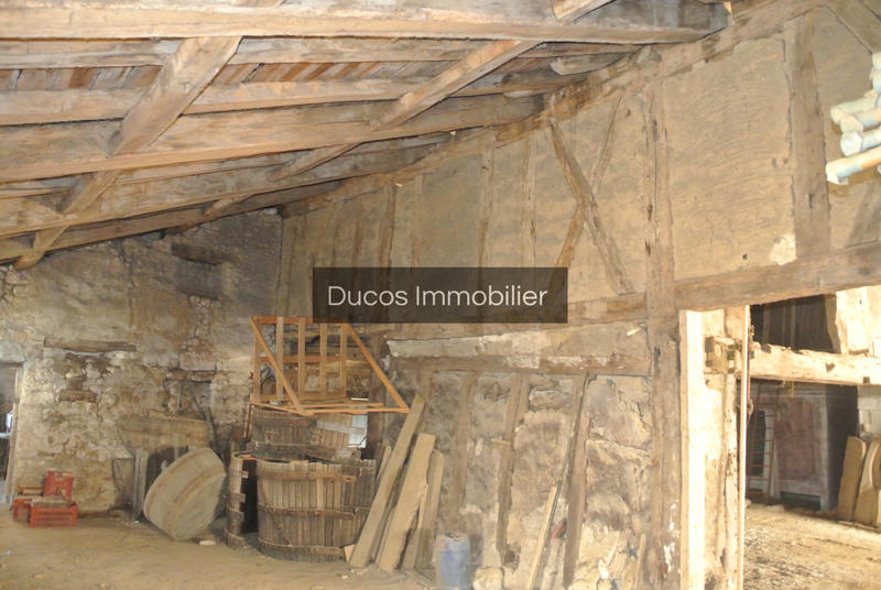 Maison - 330 m² - 1 pièce