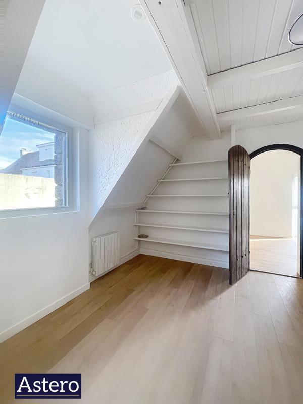 Maison - 224 m² - 7 pièces