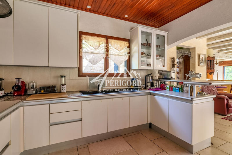 Maison traditionnelle - 180 m² - 6 pièces