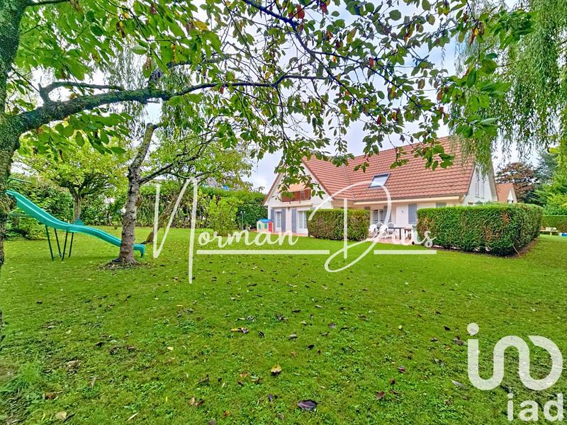 Maison - 238 m² - 9 pièces