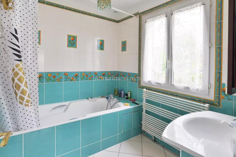 Maison - 207 m² - 8 pièces