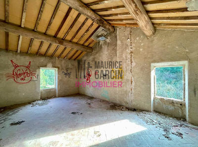 Maison - 180 m² - 8 pièces