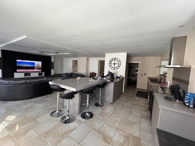 Maison - 191 m² - 5 pièces