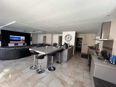 Maison - 191 m² - 5 pièces