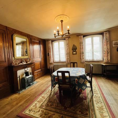 Maison - 137 m² - 7 pièces