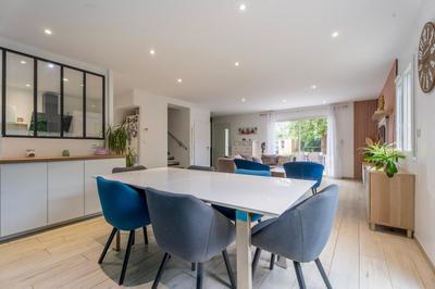 Maison - 104 m² - 5 pièces