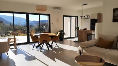 Maison - 110 m² - 4 pièces