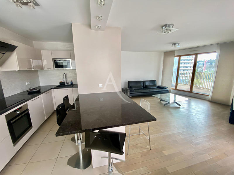 Appartement - 90 m² - 4 pièces