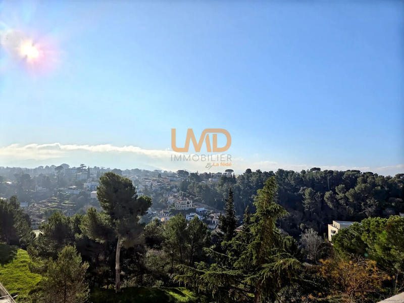 Appartement - 107 m² - 5 pièces