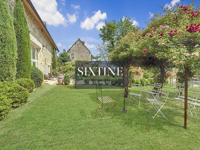 Maison ancienne - 552 m² - 10 pièces