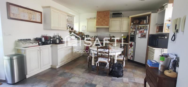 Maison - 206 m² - 8 pièces