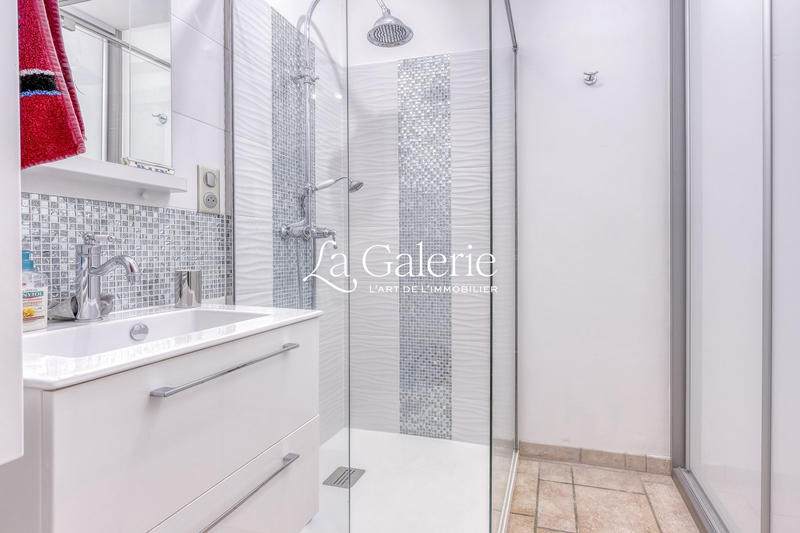 Villa - 240 m² - 7 pièces