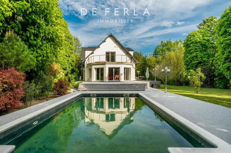 Villa - 472 m² - 10 pièces