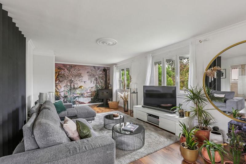 Villa - 221 m² - 6 pièces