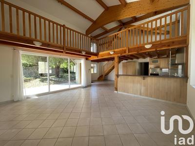 Maison - 231 m² - 8 pièces