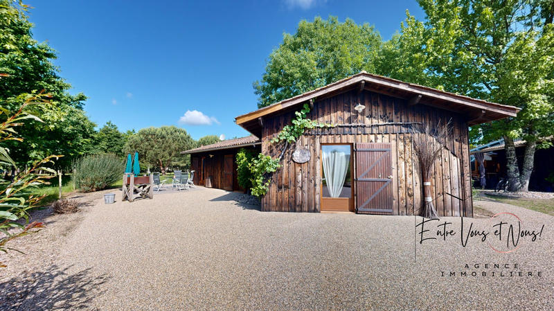 Maison - 347 m² - 13 pièces