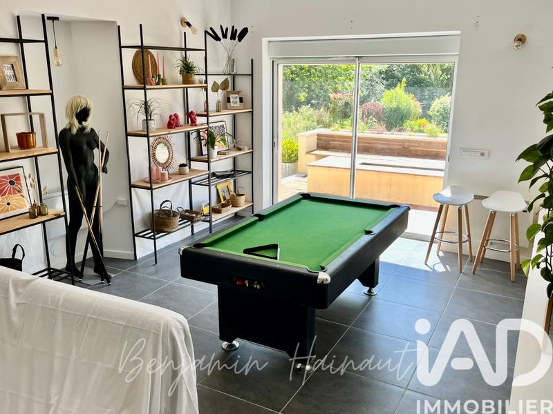 Maison - 250 m² - 8 pièces