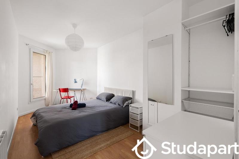 Chambre - 11 m² - 1 pièce