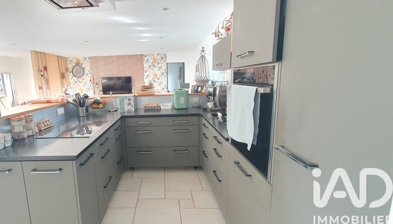 Maison - 200 m² - 8 pièces