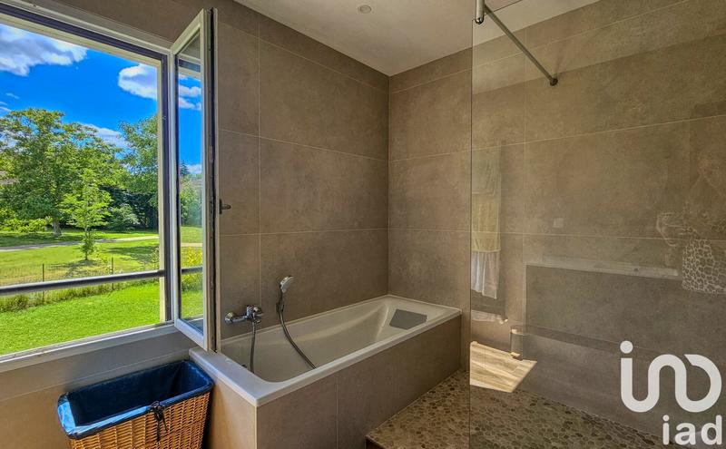 Maison - 137 m² - 7 pièces