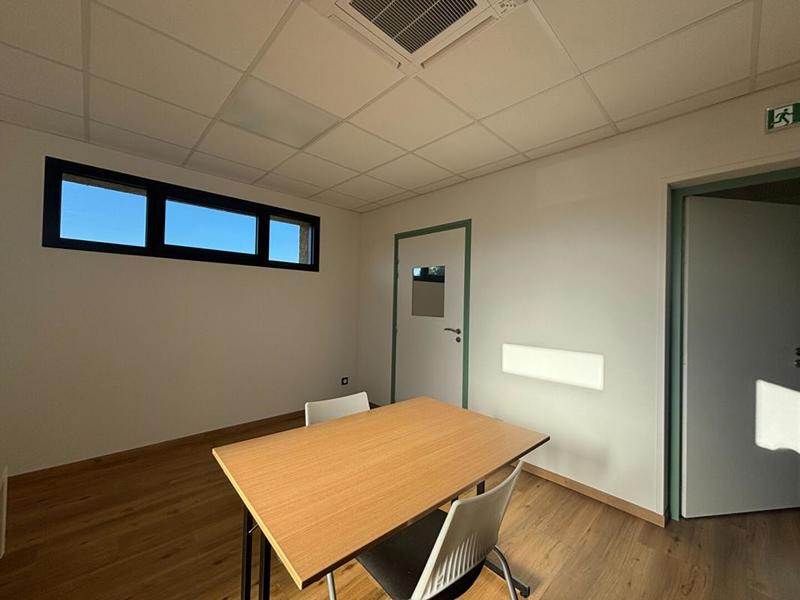 Local d'activité / Entrepôt - 17 m²