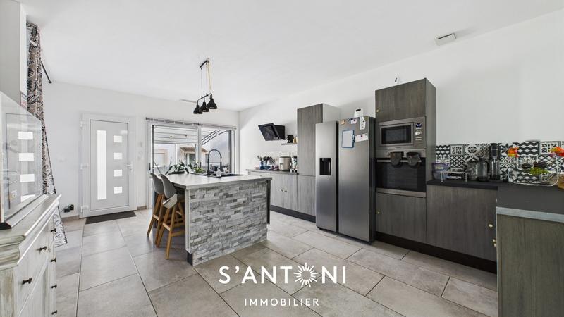 Maison - 161 m² - 7 pièces