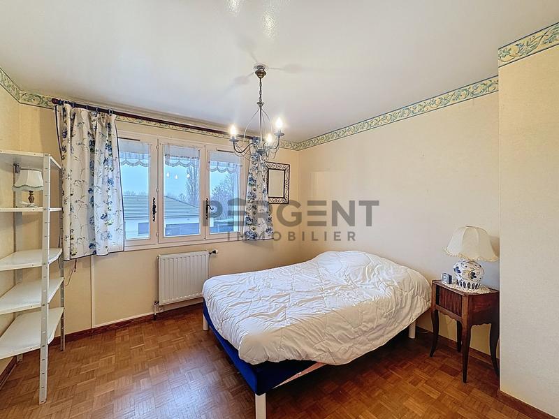 Maison - 207 m² - 8 pièces