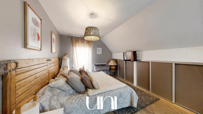 Maison - 220 m² - 10 pièces