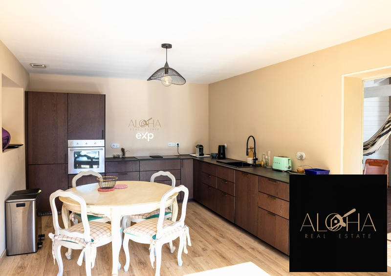 Villa - 260 m² - 8 pièces