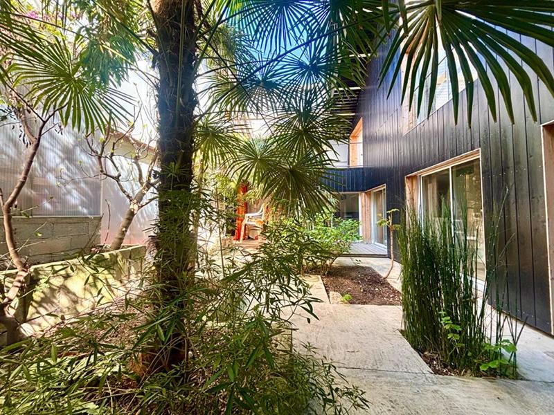 Local commercial - 352 m² - 6 pièces