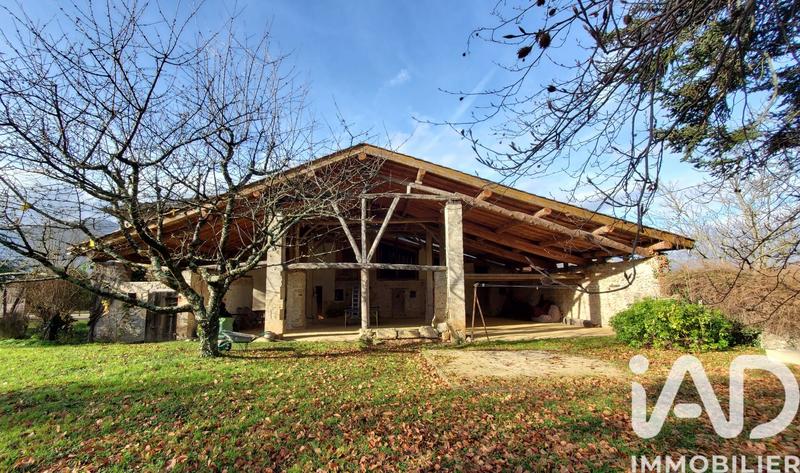 Maison - 207 m² - 7 pièces