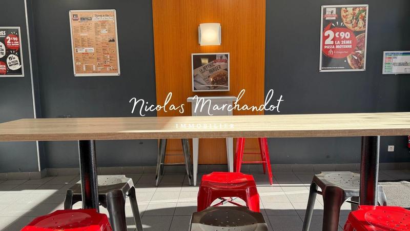 Local commercial - 210 m² - 2 pièces