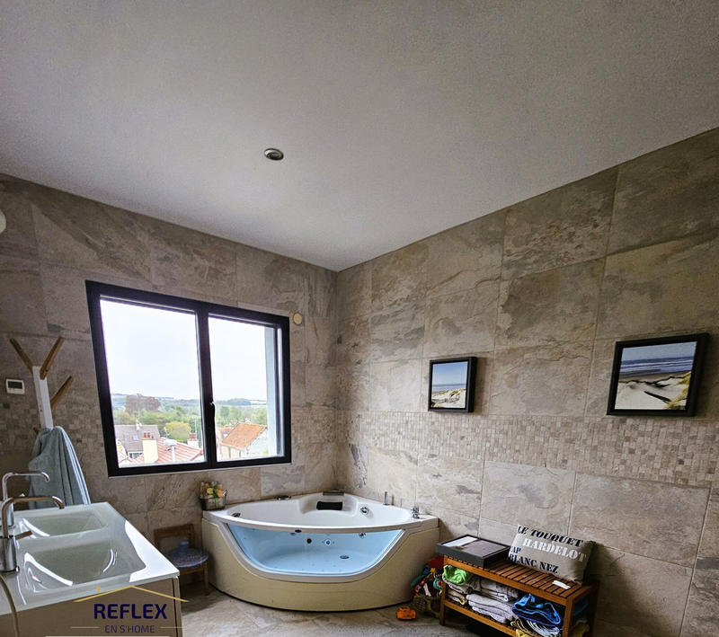 Maison - 190 m² - 6 pièces