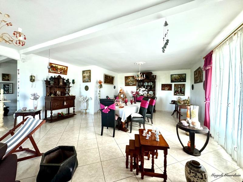 Maison - 362 m² - 8 pièces