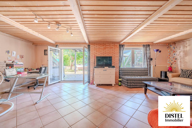 Maison - 241 m² - 8 pièces